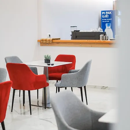 ホテル Relax Mea Sarandë